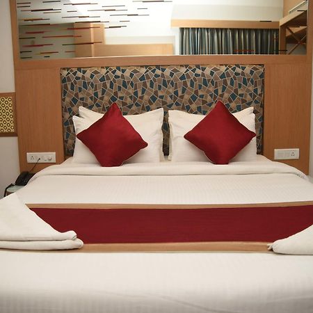 Hotel Maurya Бенґалуру Екстер'єр фото
