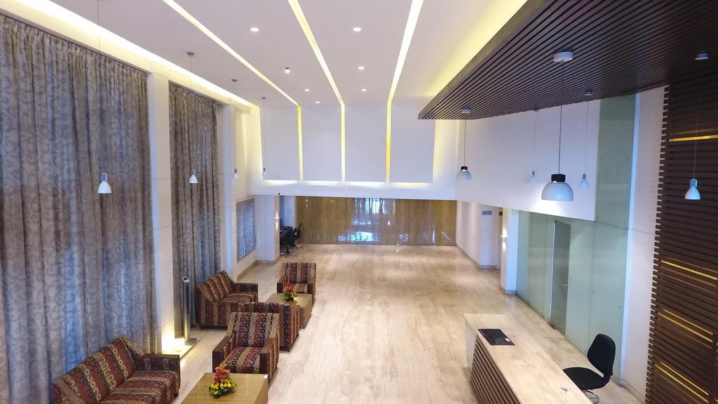 Hotel Maurya Бенґалуру Екстер'єр фото