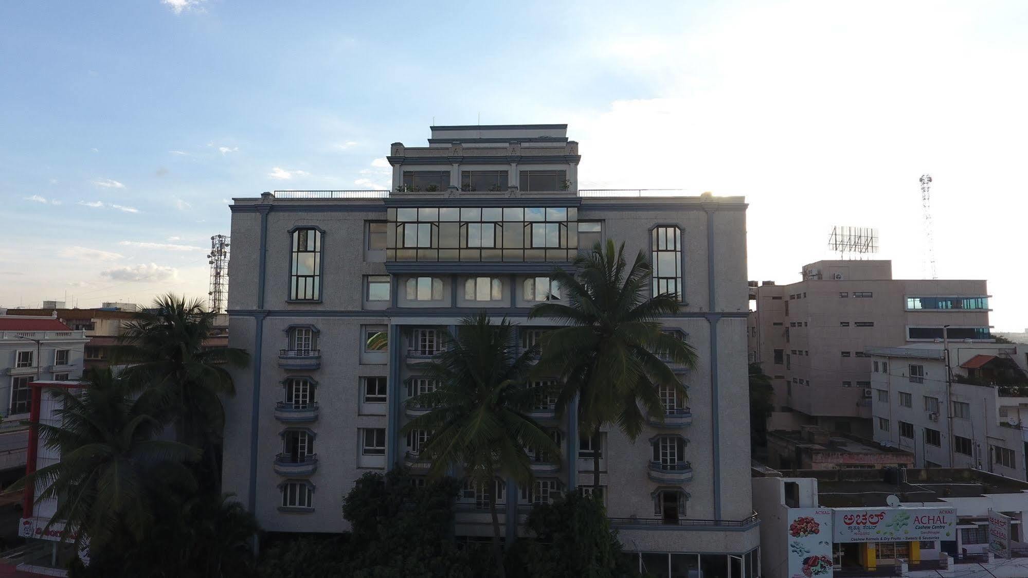 Hotel Maurya Бенґалуру Екстер'єр фото